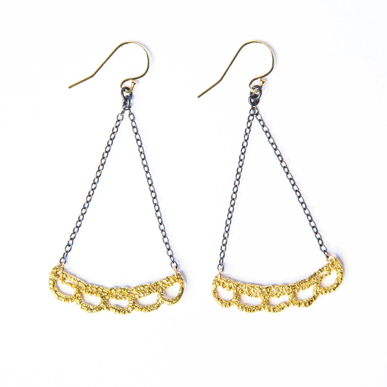 Boucles d'oreilles en dentelle moulée à coquilles Saint-Jacques en argent noirci et plaqué or 14 carats