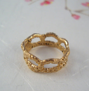 Scallop Lace band ring in 14k solid yellow gold