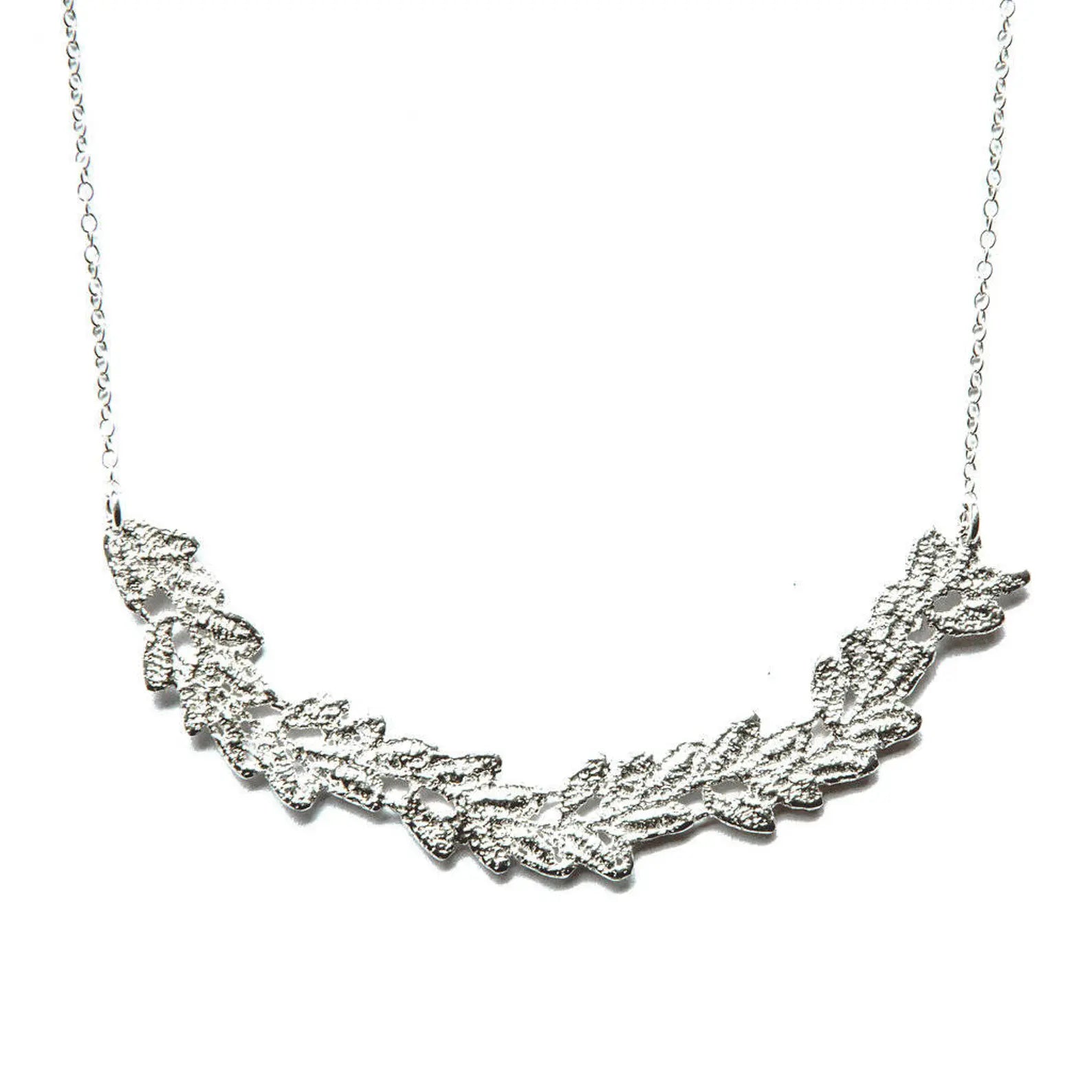 Collier plastron en dentelle de vigne en argent sterling massif