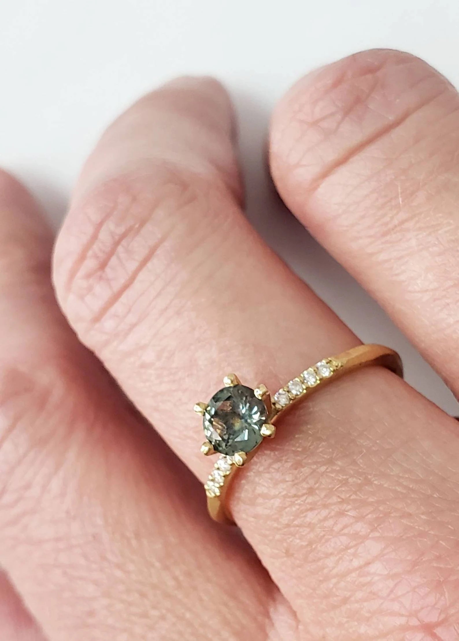 Bague de fiançailles solitaire en saphir du Montana avec diamants canadiens – Or massif 10 k, 14 k ou 18 k, jaune, rose ou blanc