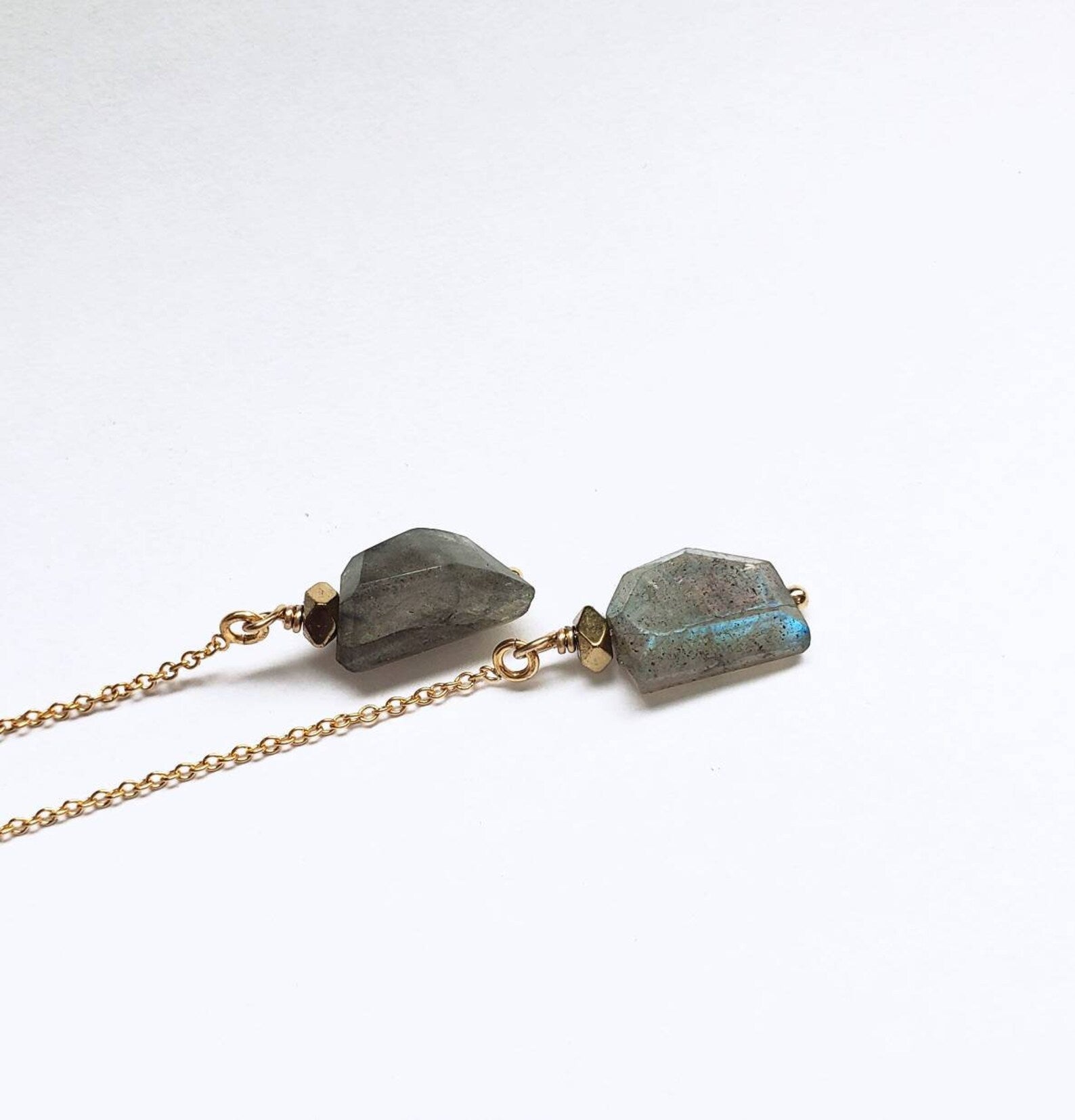 Boucles d'oreilles en labradorite – Chaîne en or rempli 14 carats