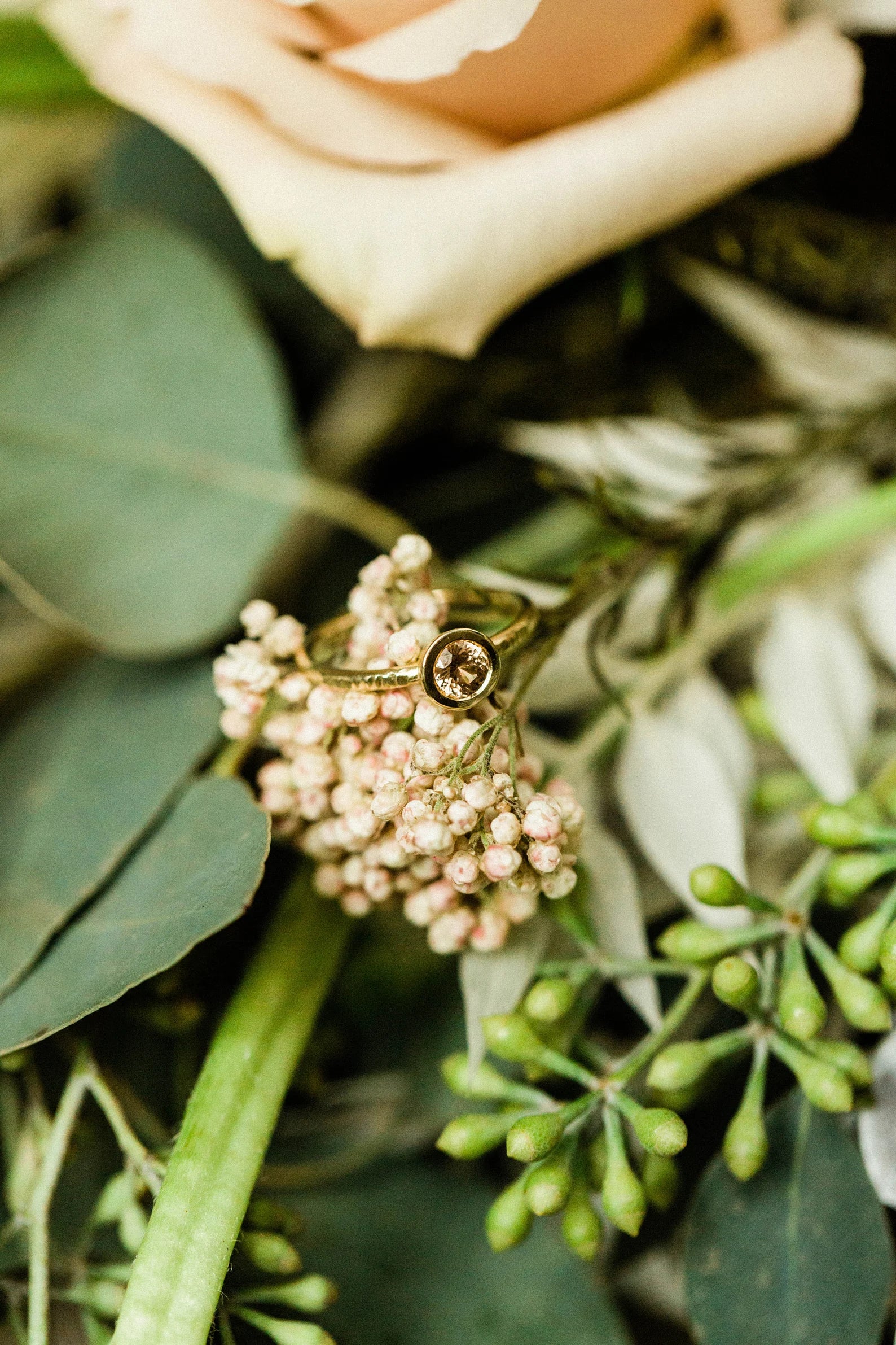Bague de fiançailles en morganite sertie clos – Or massif 10 carats, 14 carats ou 18 carats, jaune, rose ou blanc