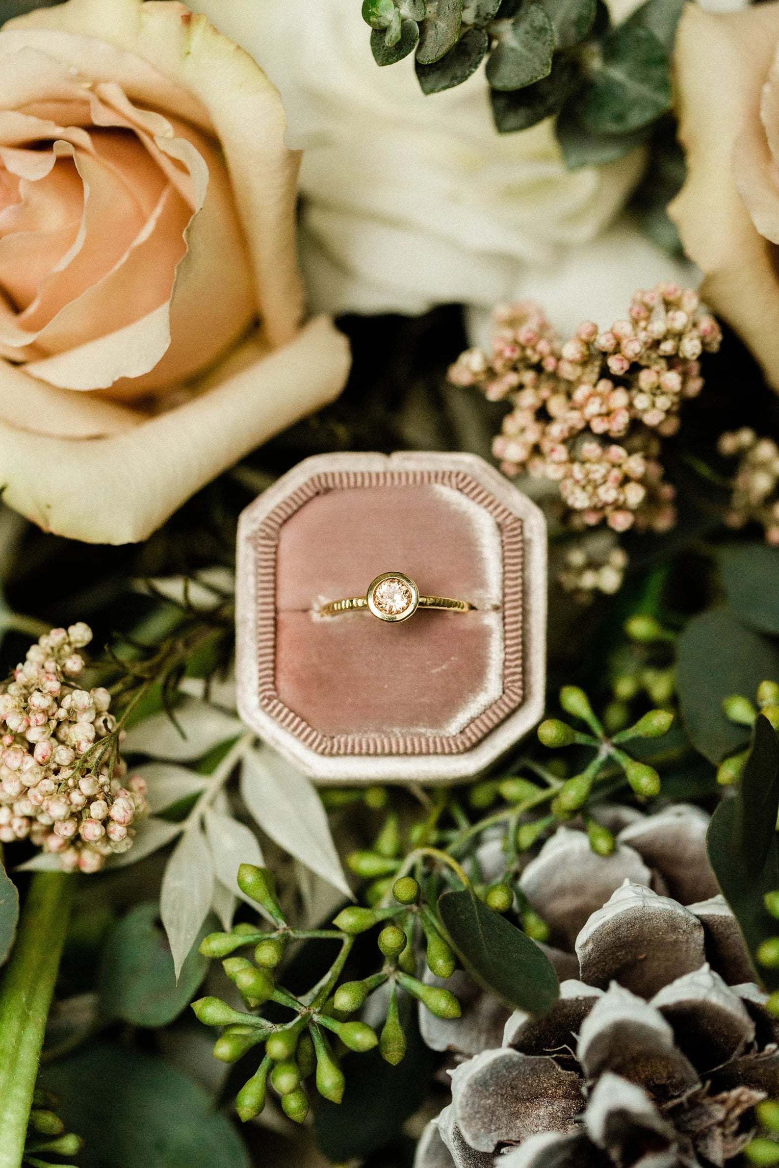 Bague de fiançailles en morganite sertie clos – Or massif 10 carats, 14 carats ou 18 carats, jaune, rose ou blanc