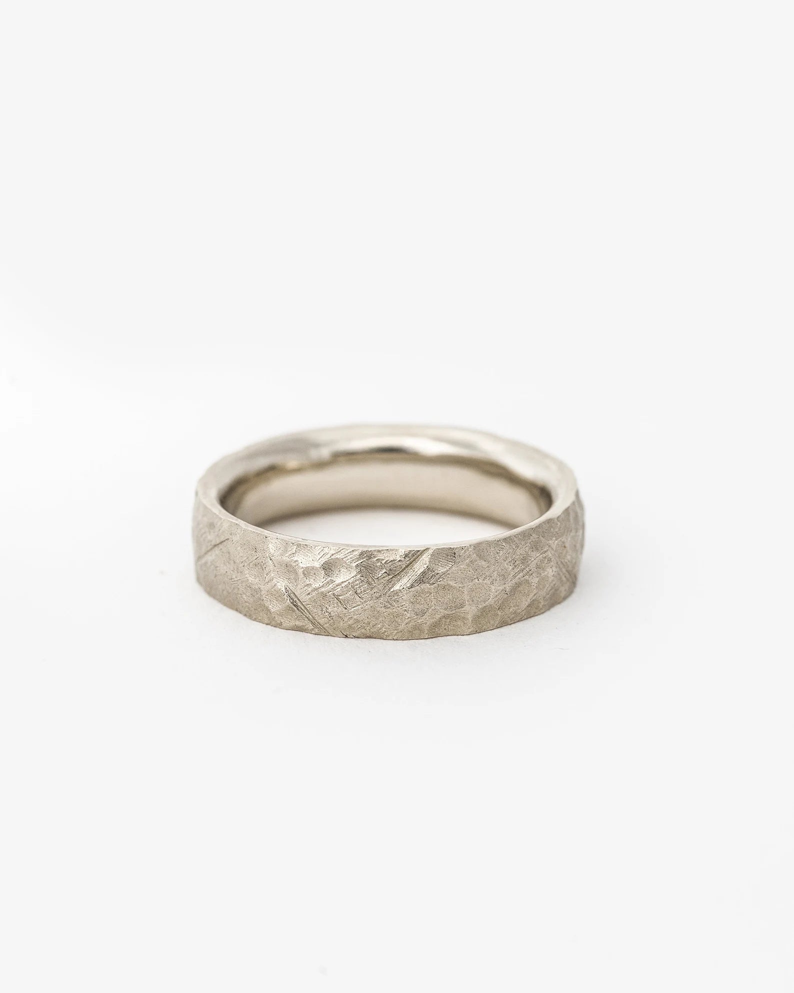 Alliance rustique en or martelé pour homme - Or massif 10 carats, 14 carats ou 18 carats, en or jaune, rose et blanc