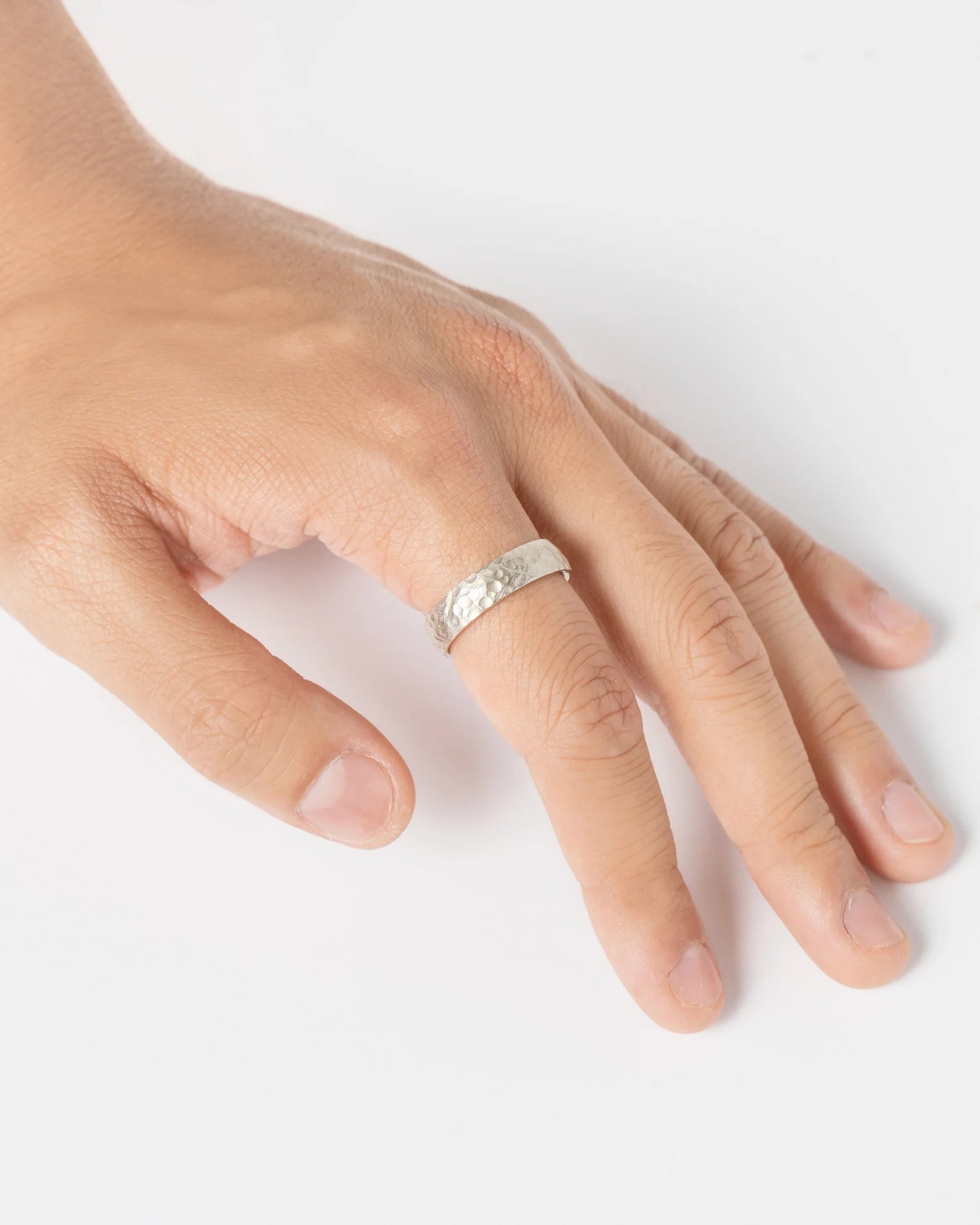 Alliance rustique en or martelé pour homme - Or massif 10 carats, 14 carats ou 18 carats, en or jaune, rose et blanc