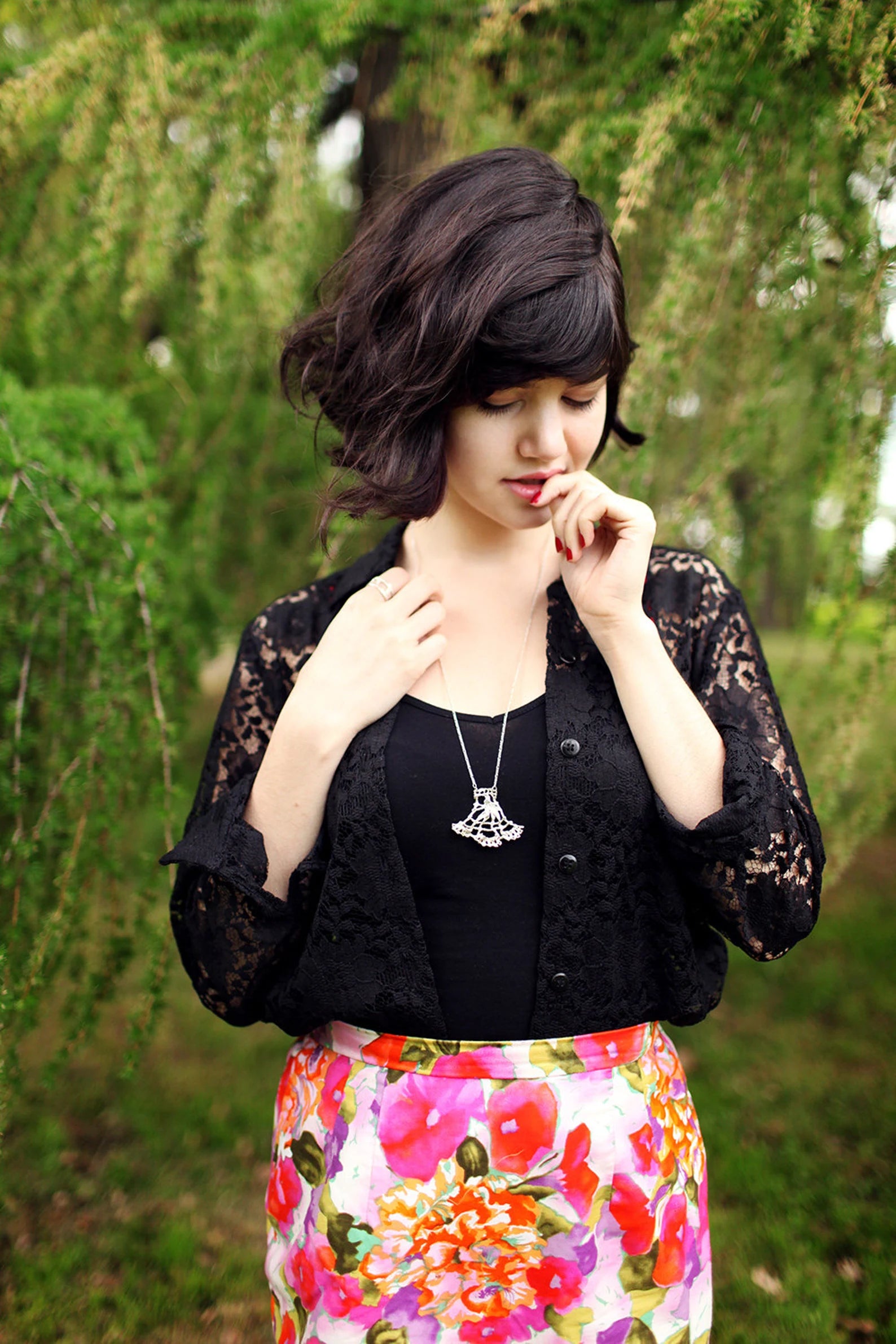 Collier long éventail vintage en dentelle – Moulé en argent sterling, pendentif bohème en dentelle