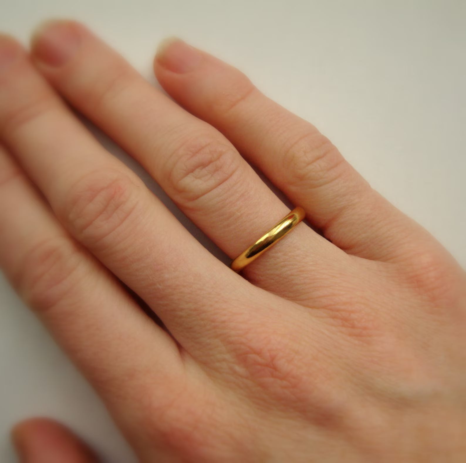 Alliance en or massif 22 carats – Design classique avec gravure intérieure personnalisée