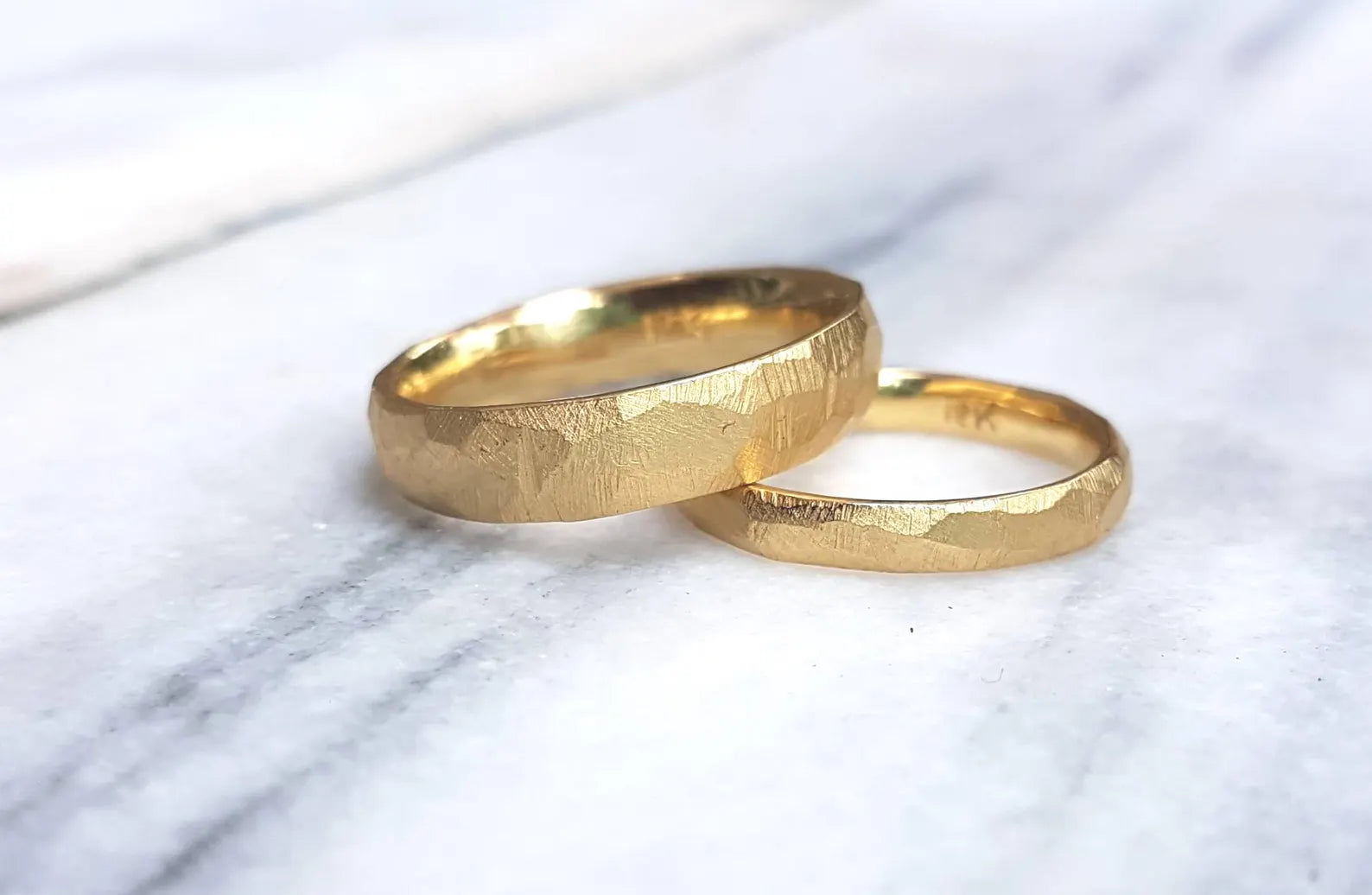 Alliances rustiques – Or massif 10 carats, 14 carats ou 18 carats, jaune, rose et blanc