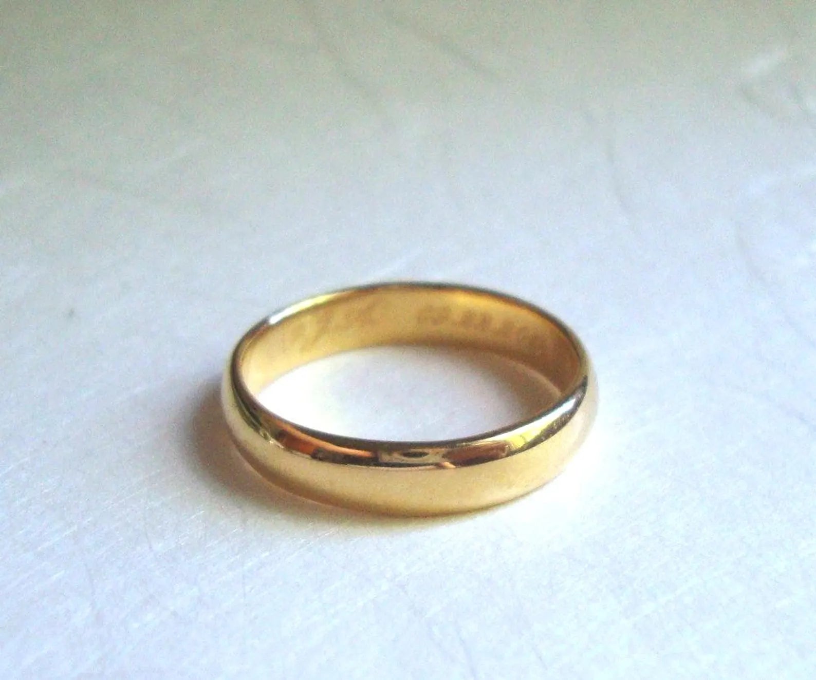 Alliance en or massif 22 carats – Design classique avec gravure intérieure personnalisée
