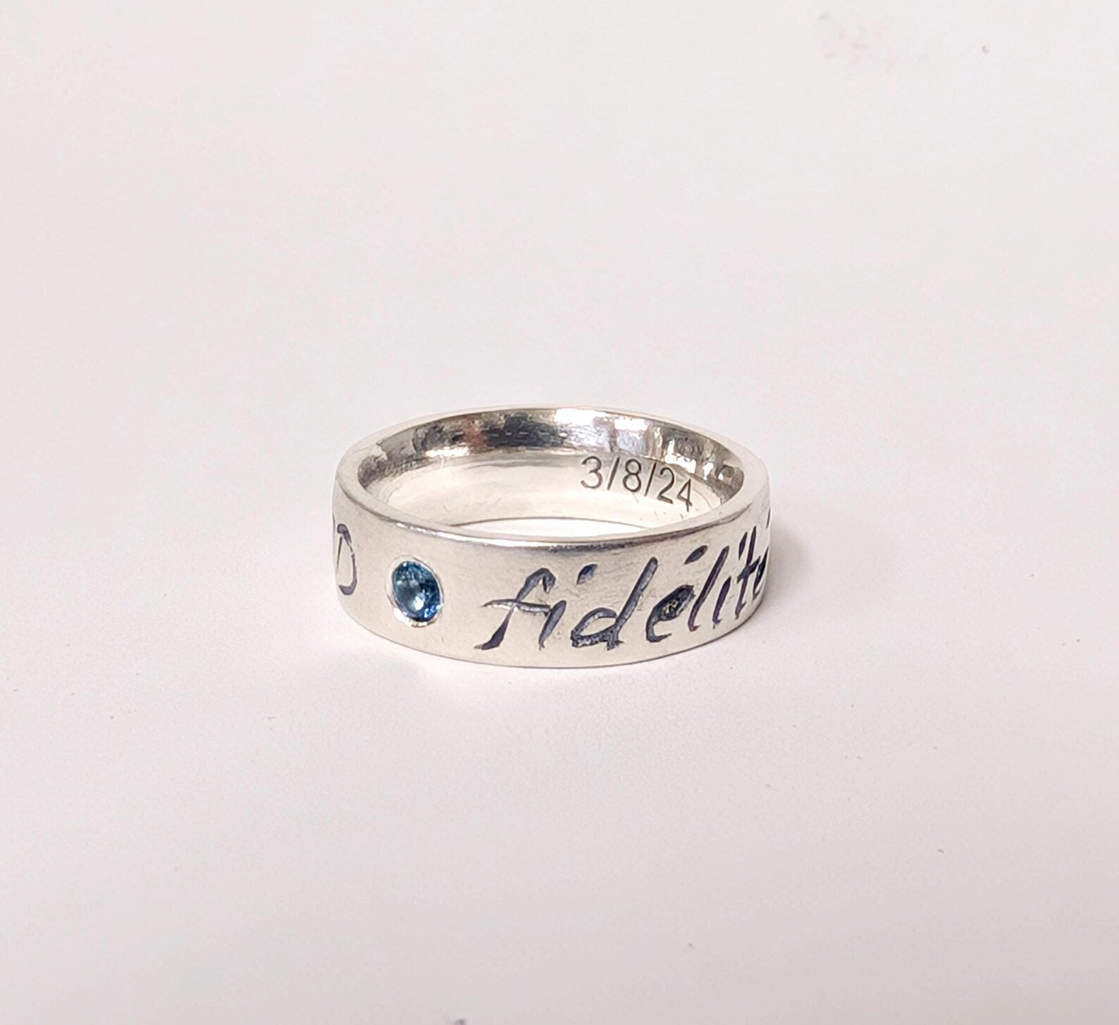 Bague de naissance familiale avec nom gravé – Argent sterling avec aigue-marine, citrine, rubis, péridot et tourmaline rose