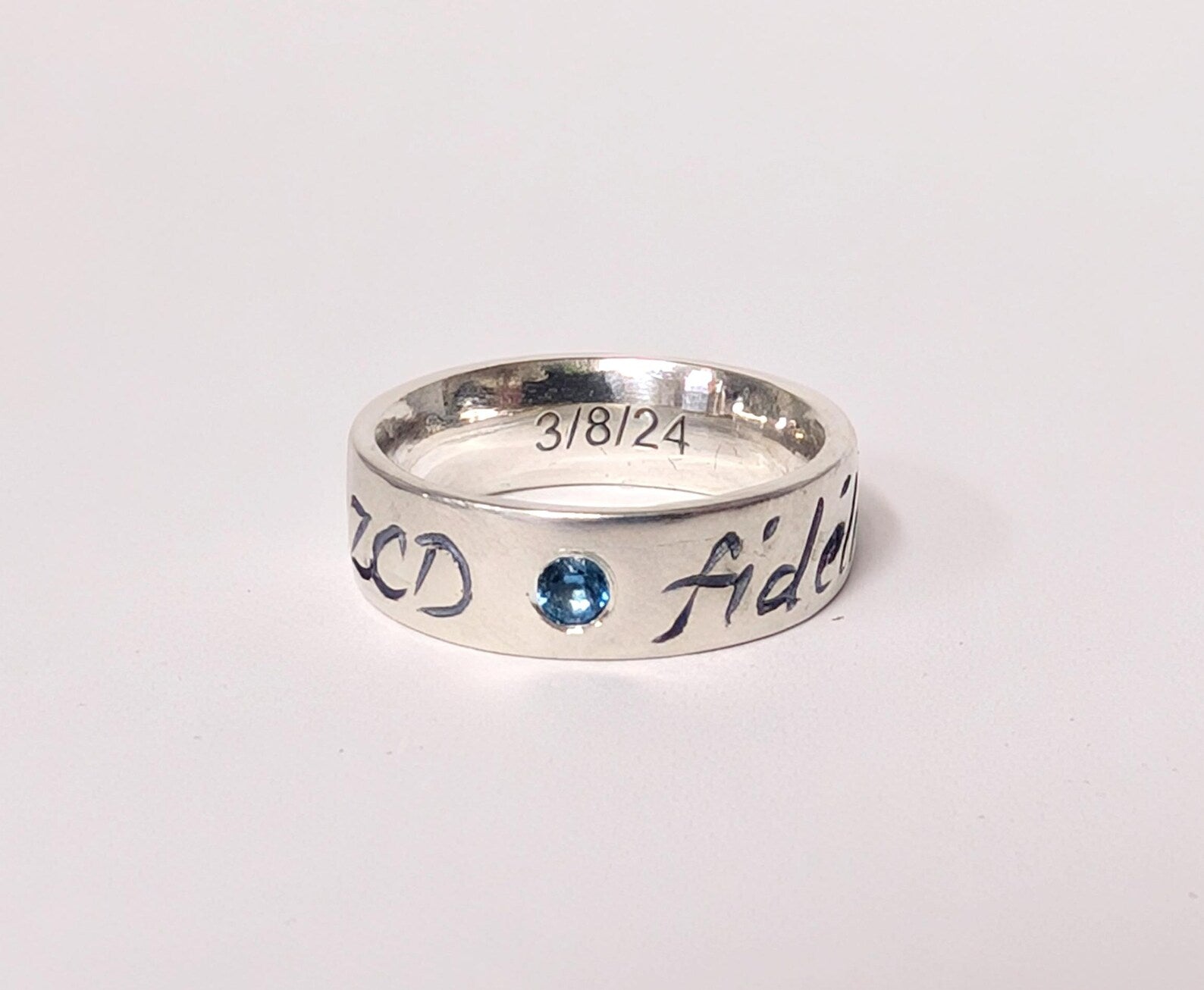 Bague de naissance familiale avec nom gravé – Argent sterling avec aigue-marine, citrine, rubis, péridot et tourmaline rose