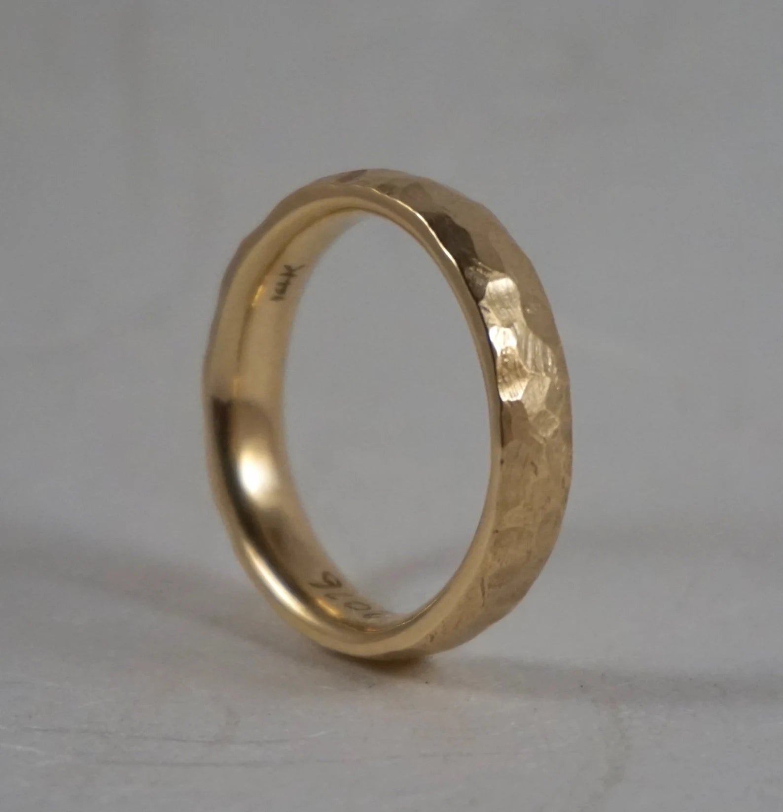 Alliance rustique en or martelé pour homme - Or massif 10 carats, 14 carats ou 18 carats, en or jaune, rose et blanc