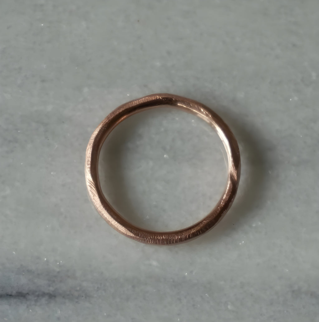 Bague à bande brute en or massif 10 carats jaune, rose ou blanc – Marque du Créateur