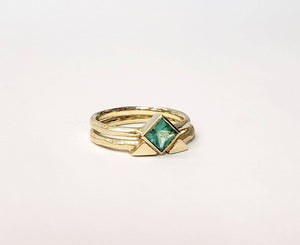 Emerald engagement ring set princess cut square stone with matching spacer ring in gold