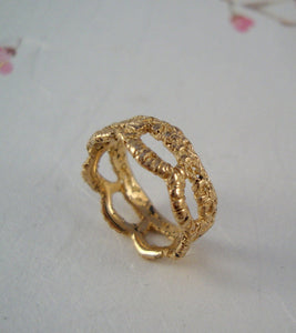 Scallop Lace band ring in 14k solid yellow gold